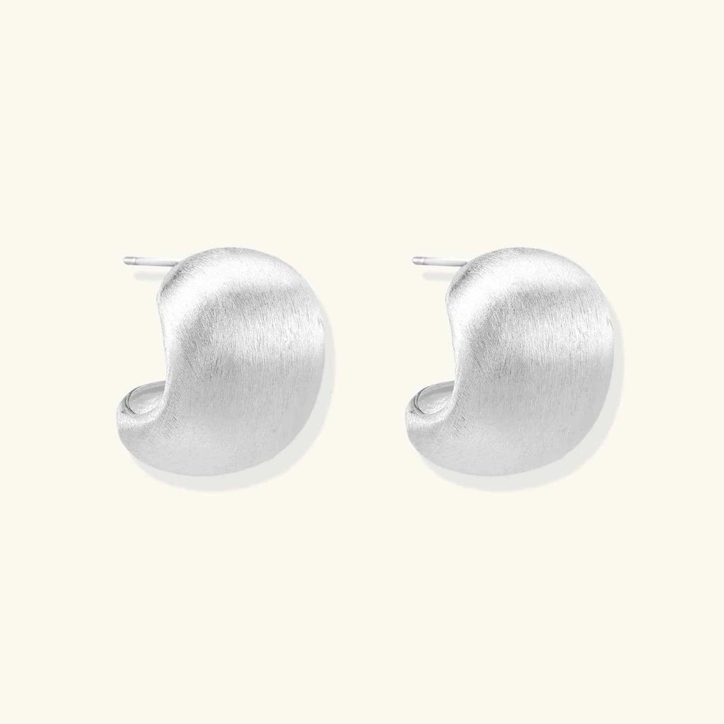 Ohrstecker aus gebürstetem Silber
